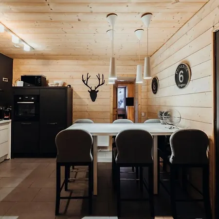 Cozy Near The Center Apartment *