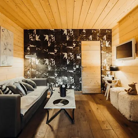 Cozy Near The Center Apartment *
